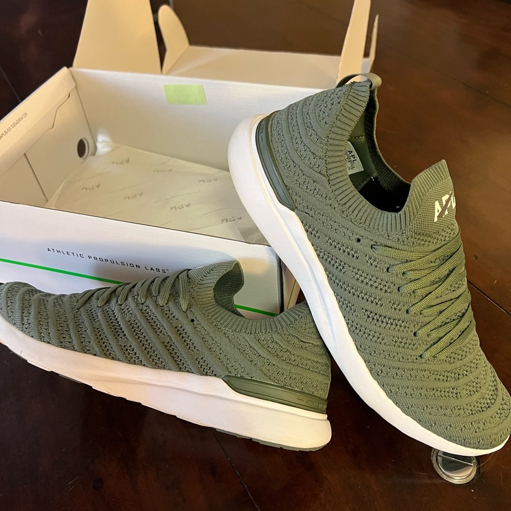 APL men’s Techloom Wave Fatigue/White